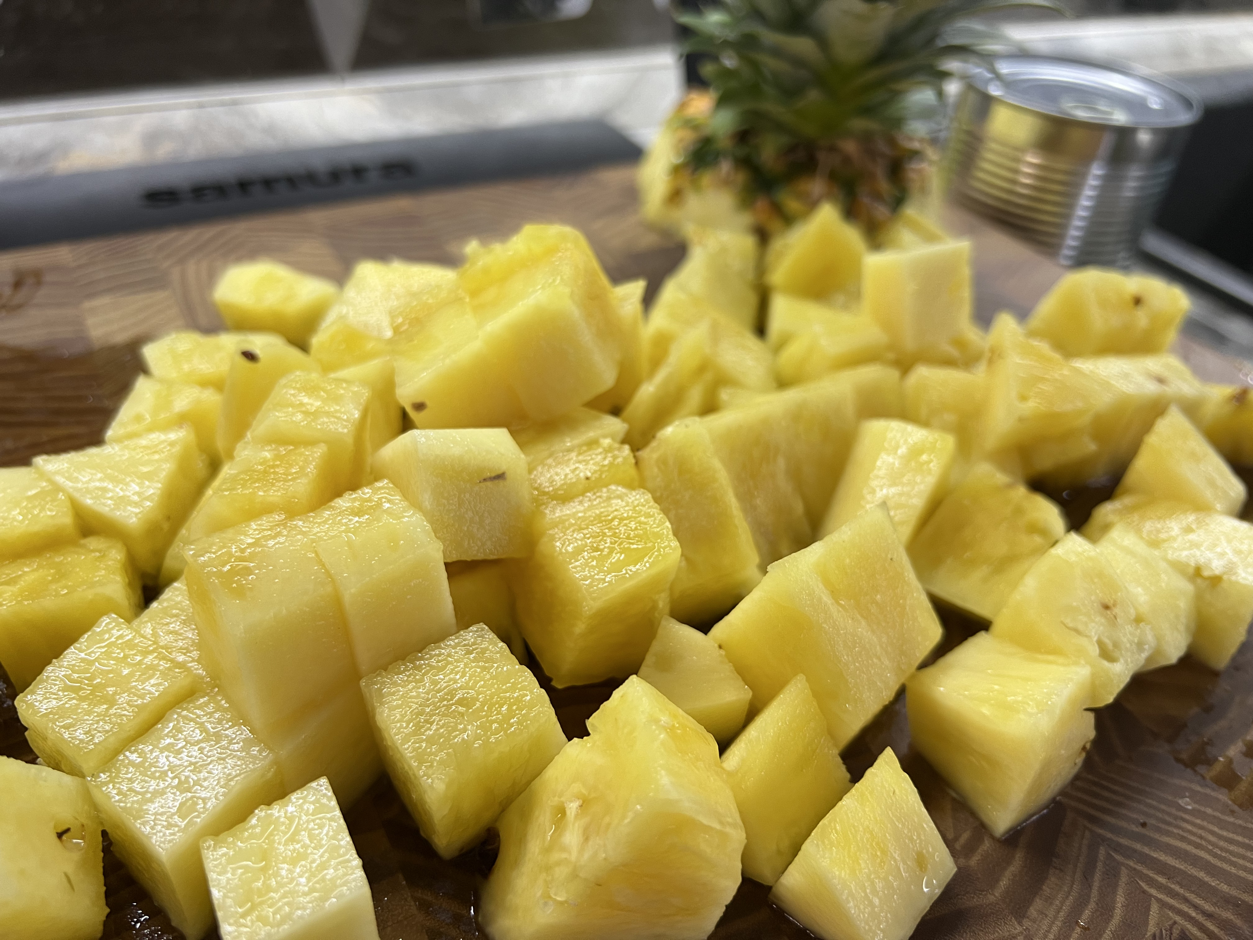 Салат «Царский» с ананасами, курицей и кукурузой – пошаговый рецепт приготовления с фото