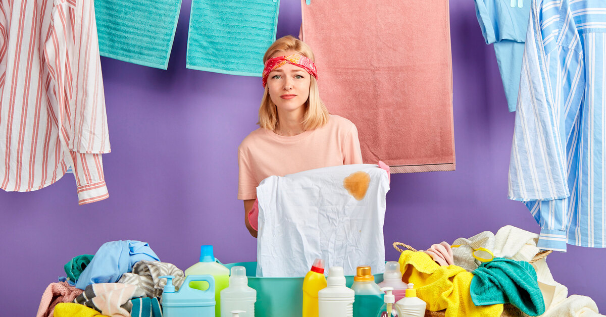 Going to wash. Домашняя девушка в грязной футболке. Women tired washing clothes emotion.