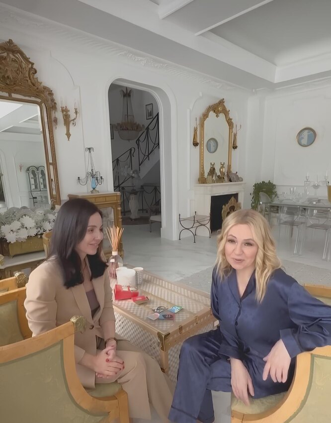 Яна Рудковская показала роскошную спальню в своем доме. Смотрим видео