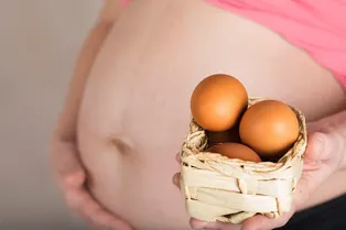 Всмятку или вкрутую? Какие яйца нельзя есть беременным женщинам