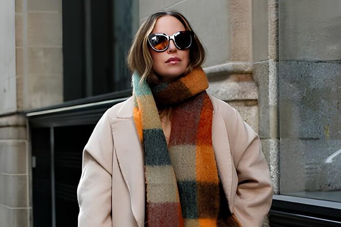 Как стильно и модно завязать шарф зимой 2024: шесть красивых способов