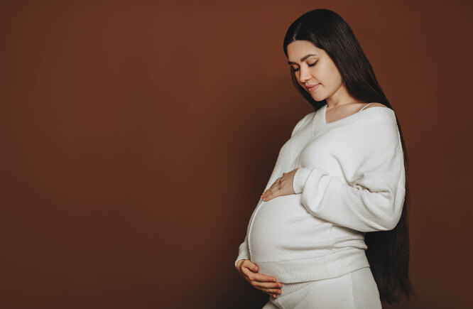 «Она такая же, как ты»: фотография беременной Эшли Грэм набрала почти полтора миллиона лайков