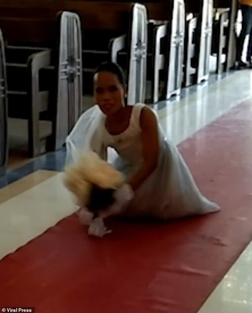 Невеста раздвинула ноги порно видео