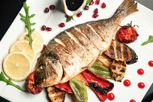 Как приготовить карпа в духовке: рецепт рыбы, запечённой на овощной подушке