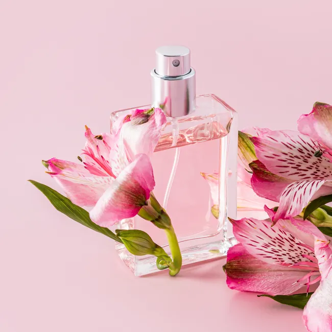 Как отличить оригинальный парфюм от подделки: 7 рабочих способов 