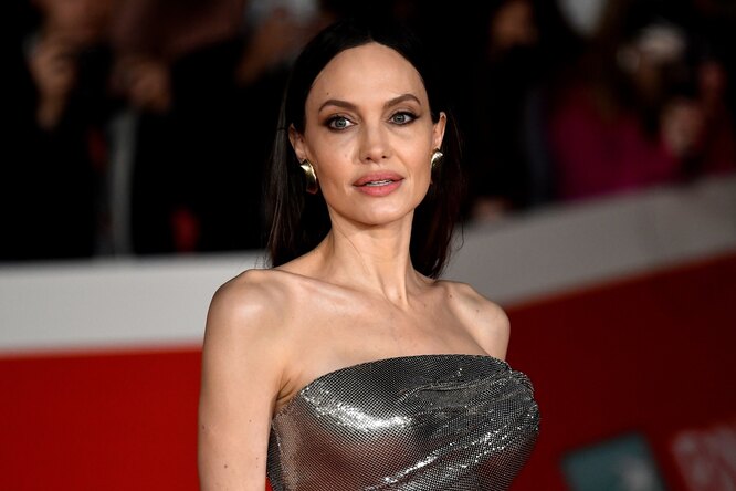 Анджелина Джоли: «Я безрассудна лишь наедине с Брэдом» | PSYCHOLOGIES