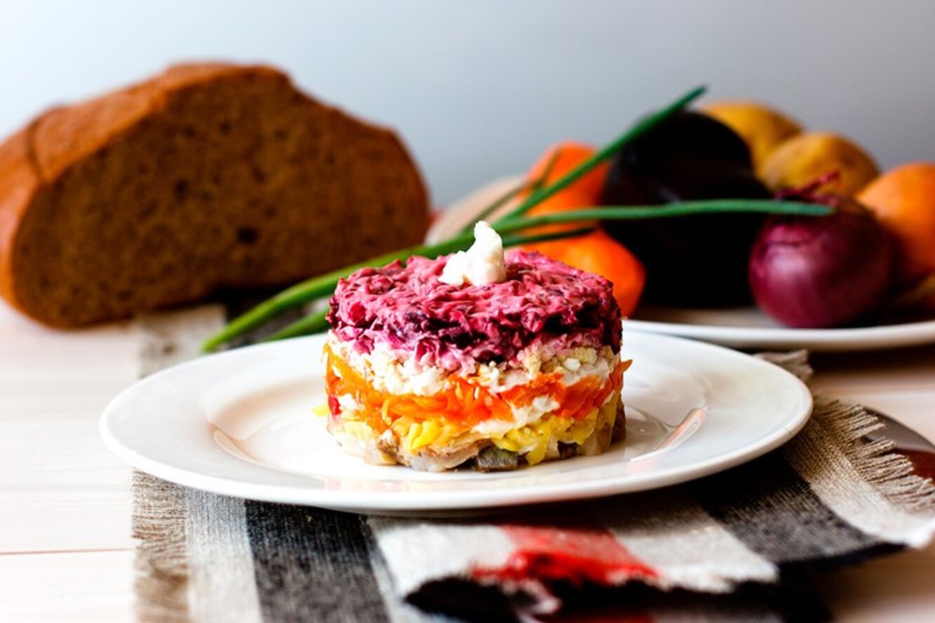 Селедка под шубой для диабетиков 2. Шуба салат. Herring under a fur Coat. Dressing Herring. Селедка под шубой Маргариты Симоньян.