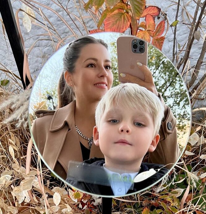 Звезда «Молодежки» Анна Михайловская показала нежное фото прогулки с сыном
