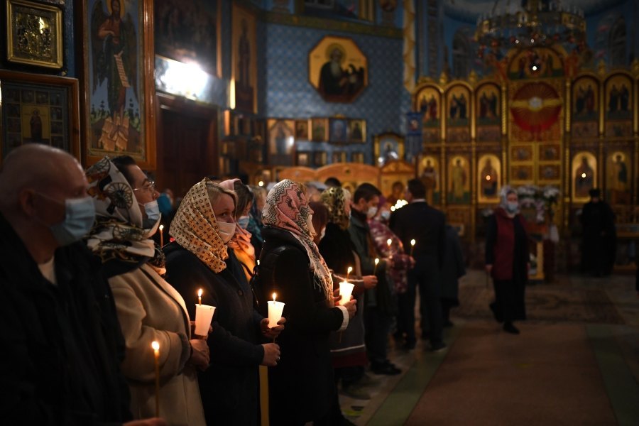 Поминальный столик в церкви