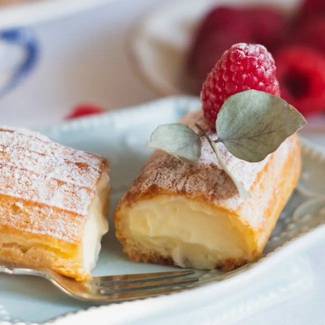 Вкус лета: готовим малиновые эклеры, пирог с ежевикой и другие десерты