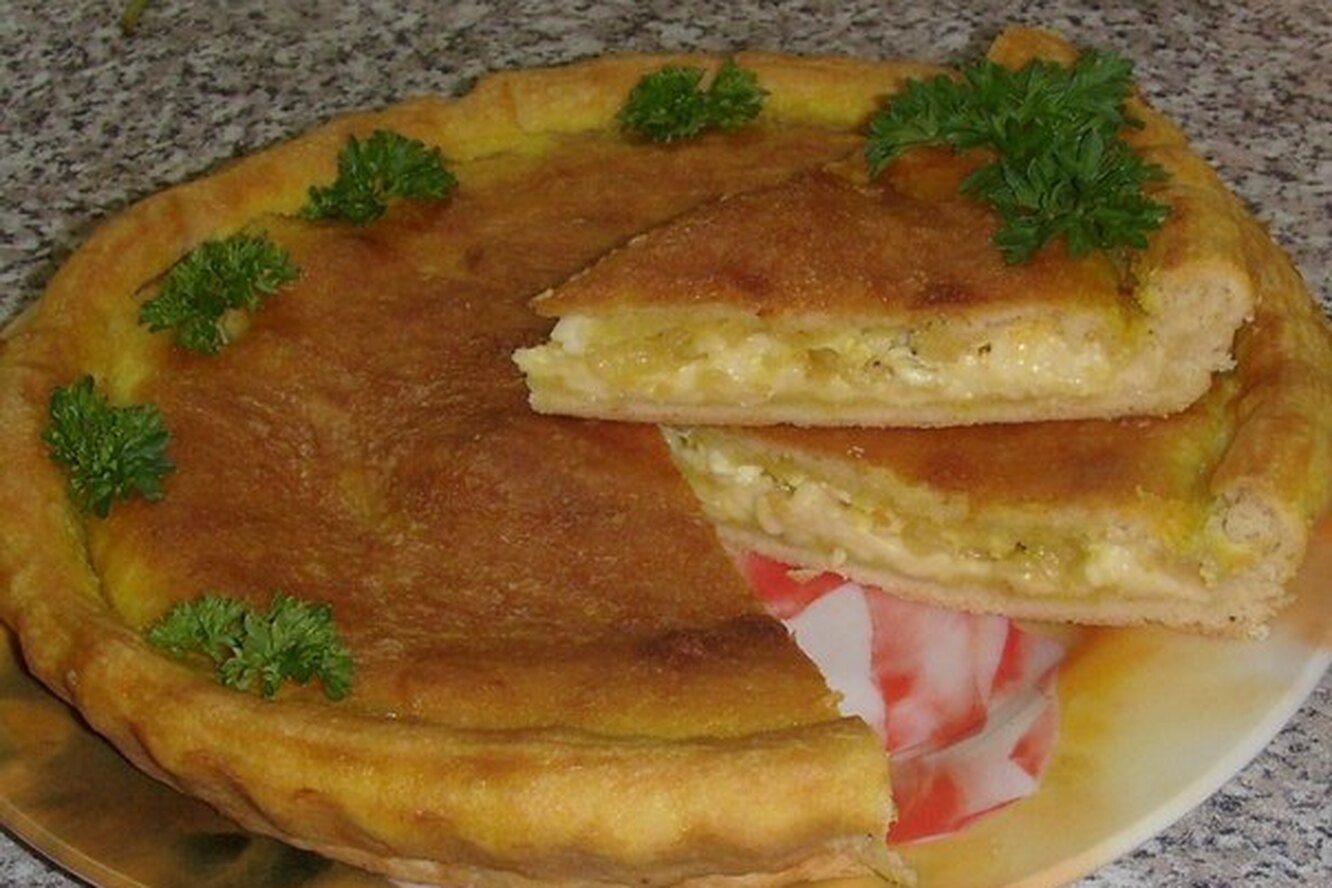 Пироги с плавленным сыром и яйцом