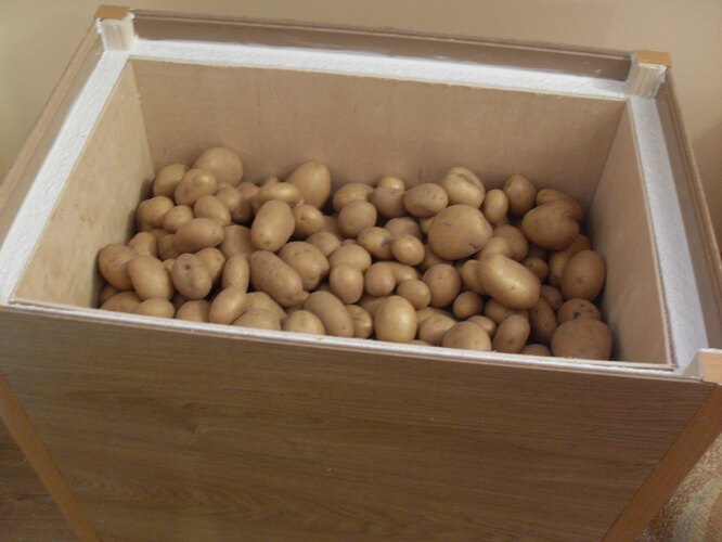 Ящик для хранения картофеля зимой в погребе и на балконе