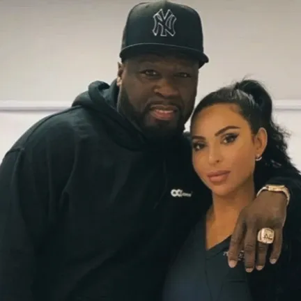 Анджела использовала снимок с 50 Cent для рекламы