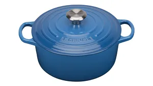 Williams & Oliver, чугунная кастрюля Le Creuset, 19 880 руб.