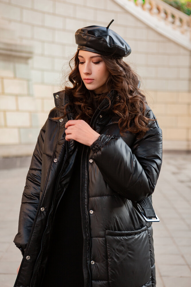Самые модные женские шапки холодного сезона 2024-2025: только трендовые фасоны и новинки