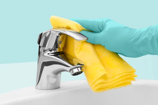 Чем очищать сантехнику, посуду и бытовые приборы,  если в доме жёсткая вода?  