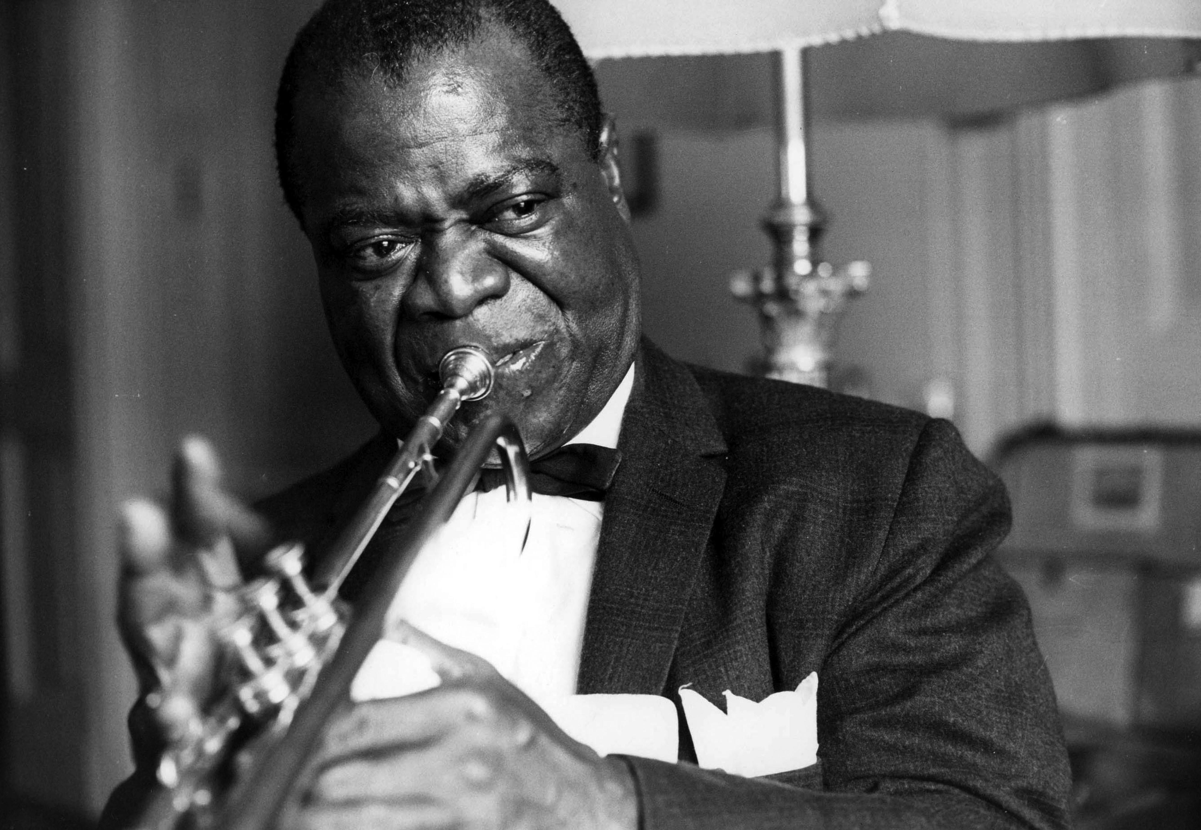 Про армстронга. Louis Armstrong. Луи Дэниел Армстронг. Джазовый исполнитель Луи Армстронг.