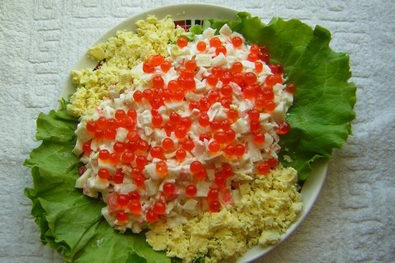 Салат с красной икрой рецепт с фото очень вкусный